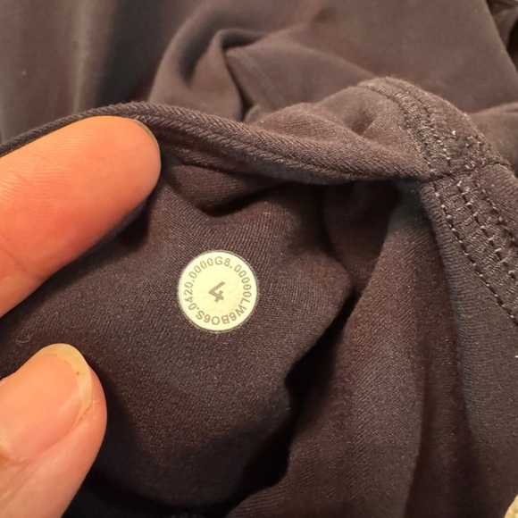 Lululemon pant - Picture 4 of 5